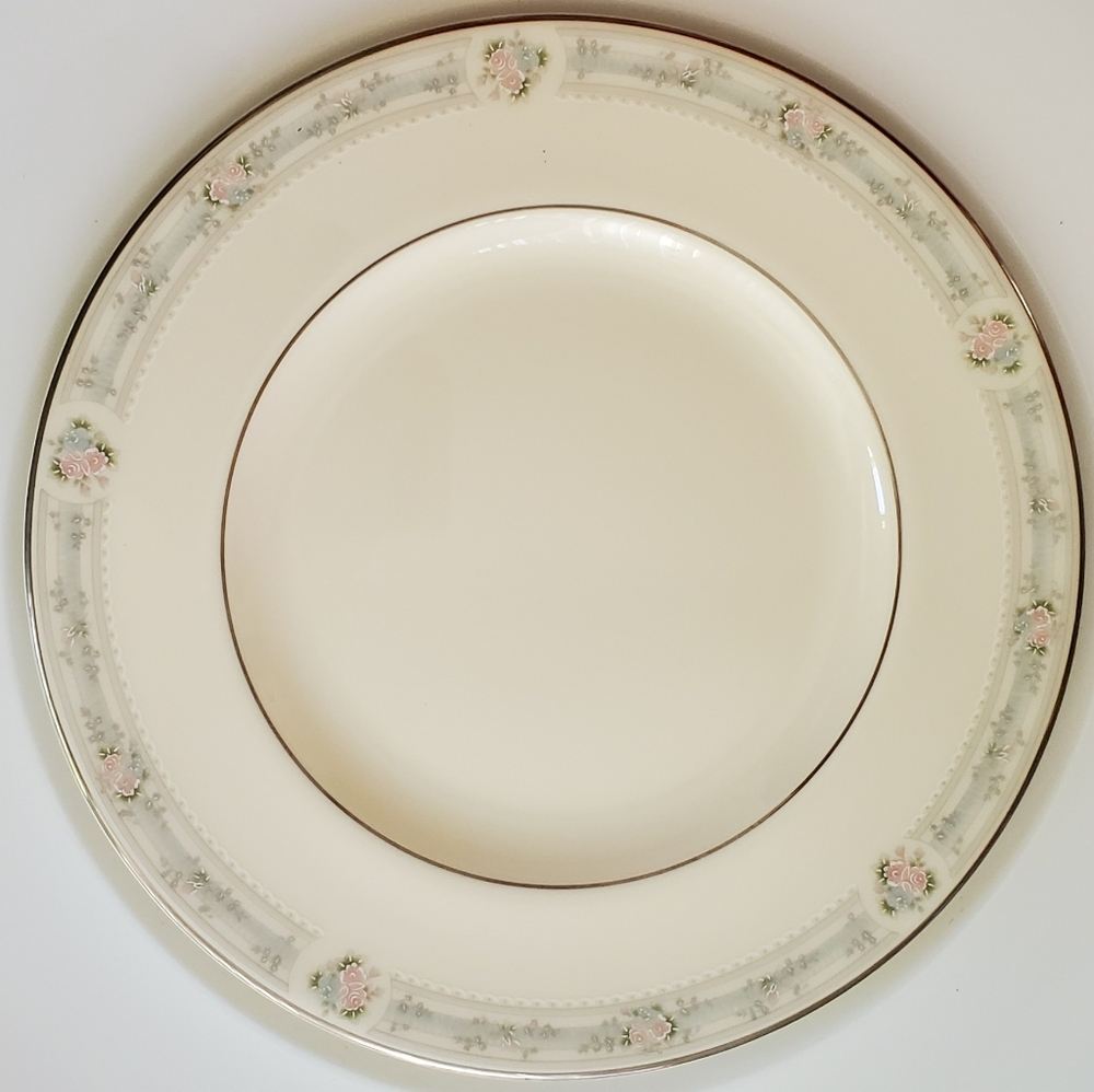 Vintage 1991 set of 4 salad bone china plates